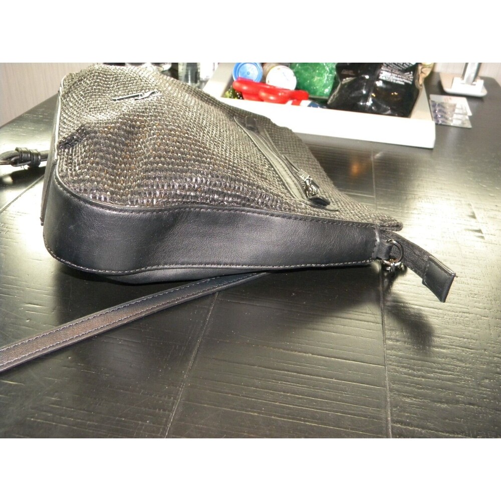 Simply Vera Remsen Crossbody Bag - Picture 10 of 11